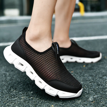 Load image into Gallery viewer, Men's Mesh Breathable Running Shoes